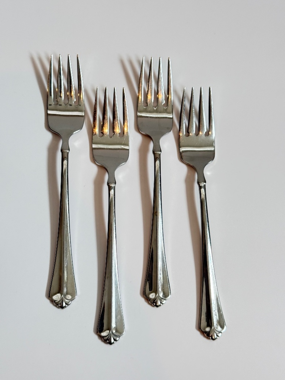 Oneida Juilliard Salad/Dessert Fork Set of 4